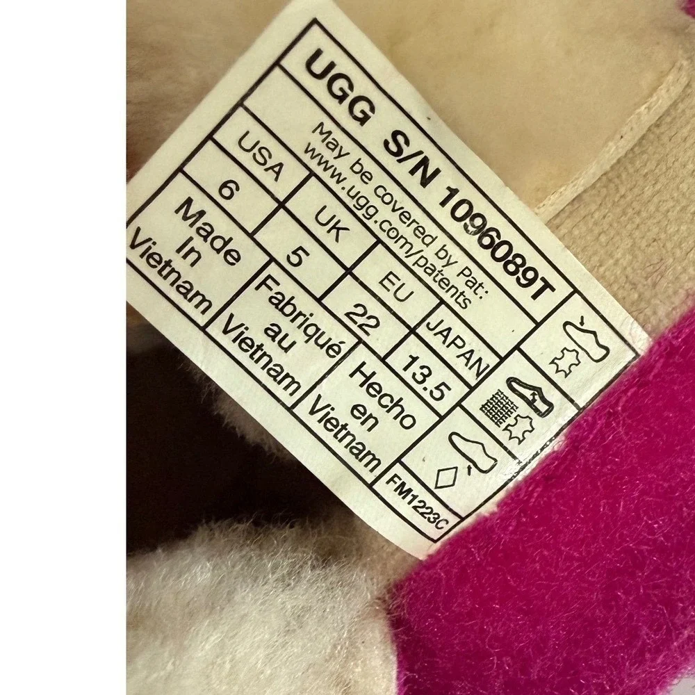 UGG Keelan‎ Pink Suede Sheepskin Lining Toddler Boots Kids Size 6 girls
